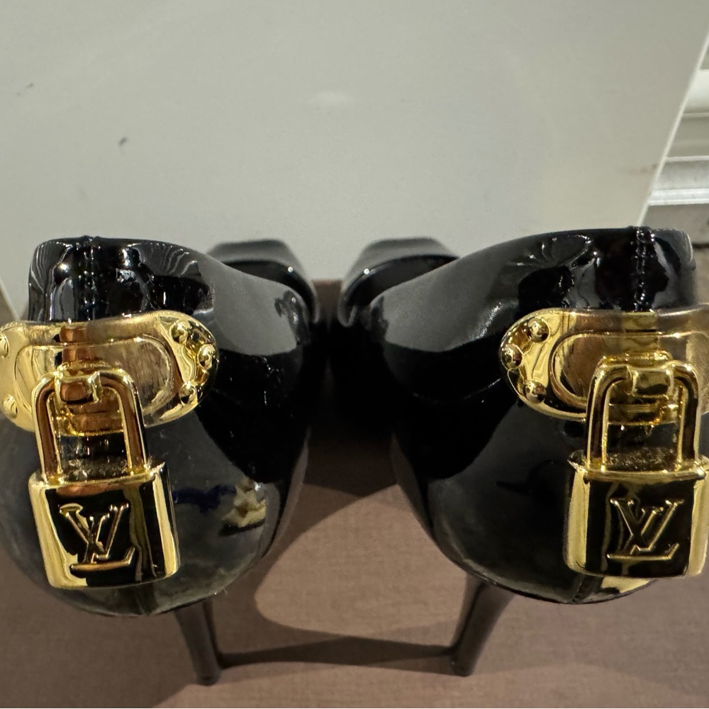 Louis Vuitton Oh Really Open Toe Pumps